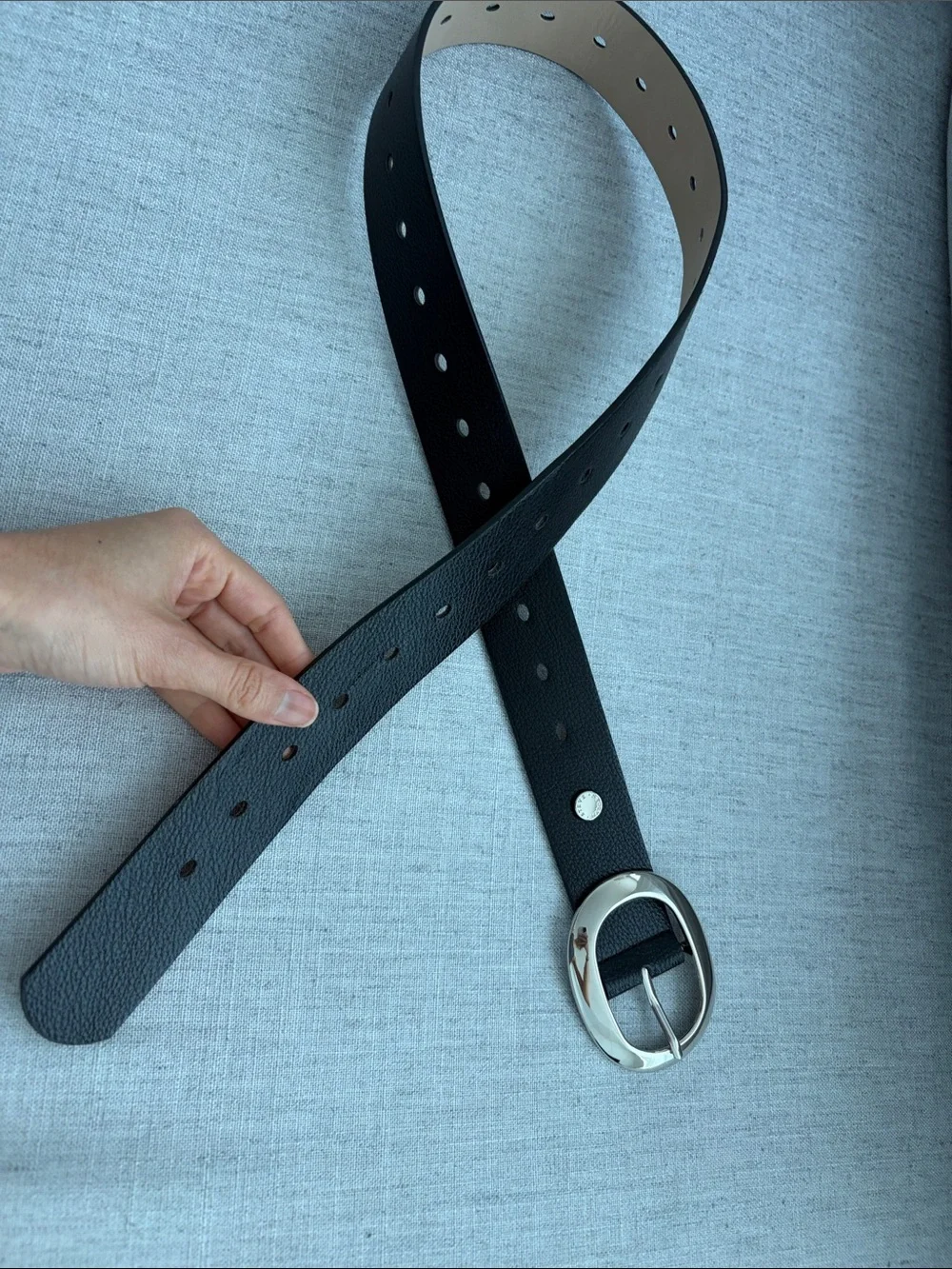 Steve Madden Black Leather Belt with Silver Oval Buckle